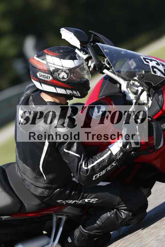 /43 08.08.2025 Discover the Bike ADR/Bike 1 gruen/235